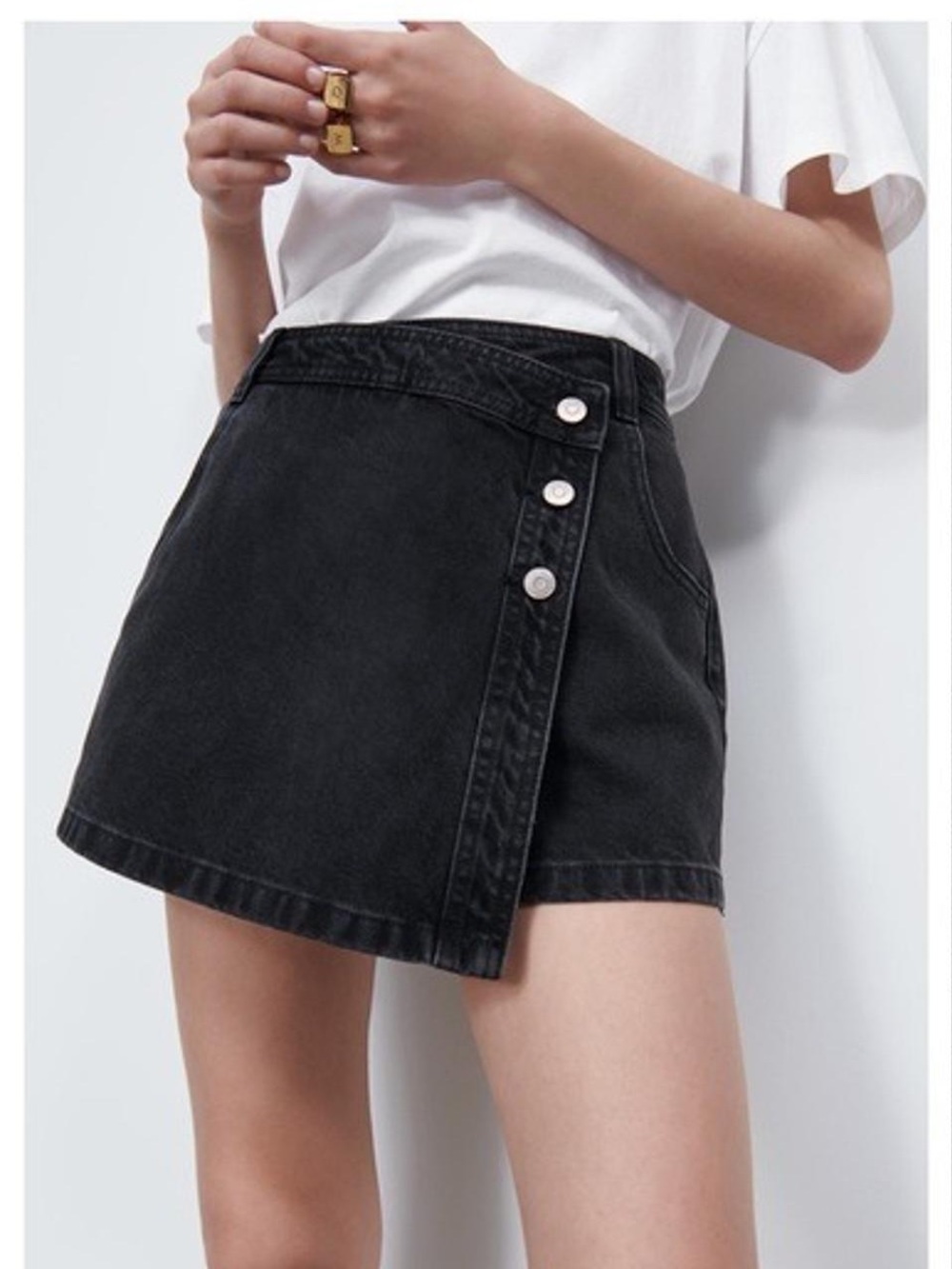 Zara Black High-Rise Denim Shorts with Button Front